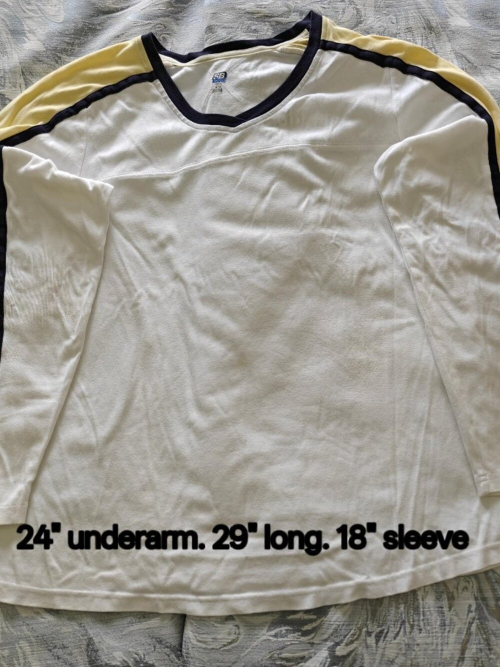 *Ladies long sleeve knit top*